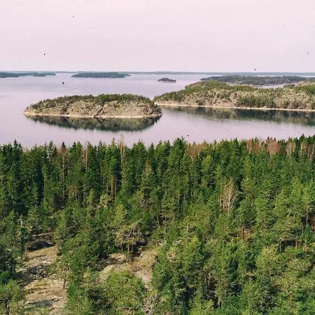 Gyttja Vaestergards בית הארחה נאובו