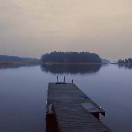 בית הארחה Gyttja Vaestergards נאובו