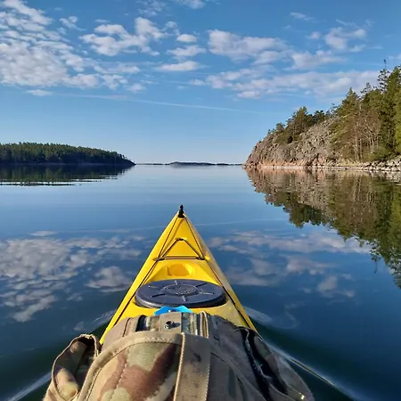 בית הארחה Gyttja Vaestergards נאובו